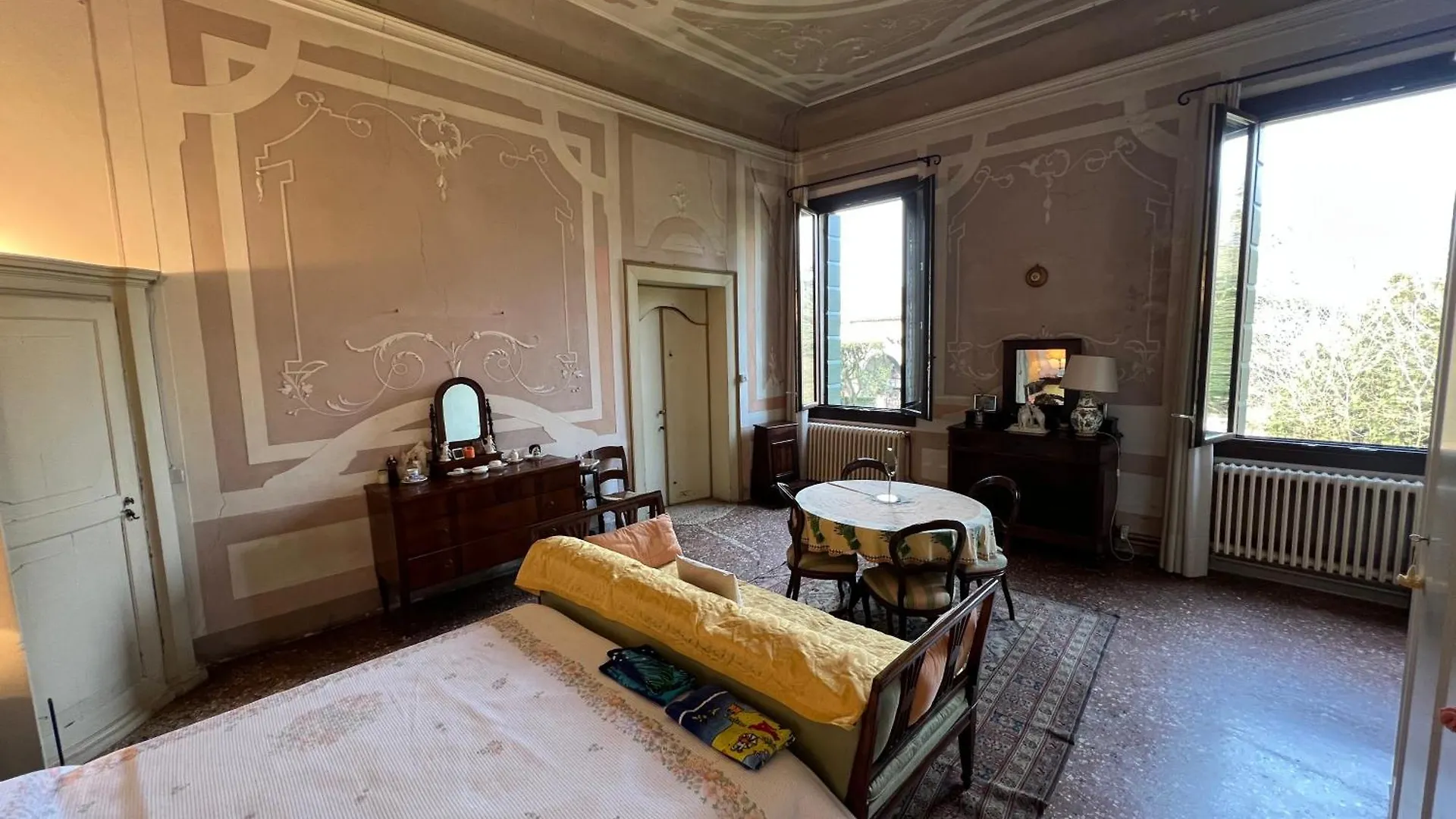 Big Scuderia Country Mansion 5500Squarefeet Vila San Pietro Viminario 0*,