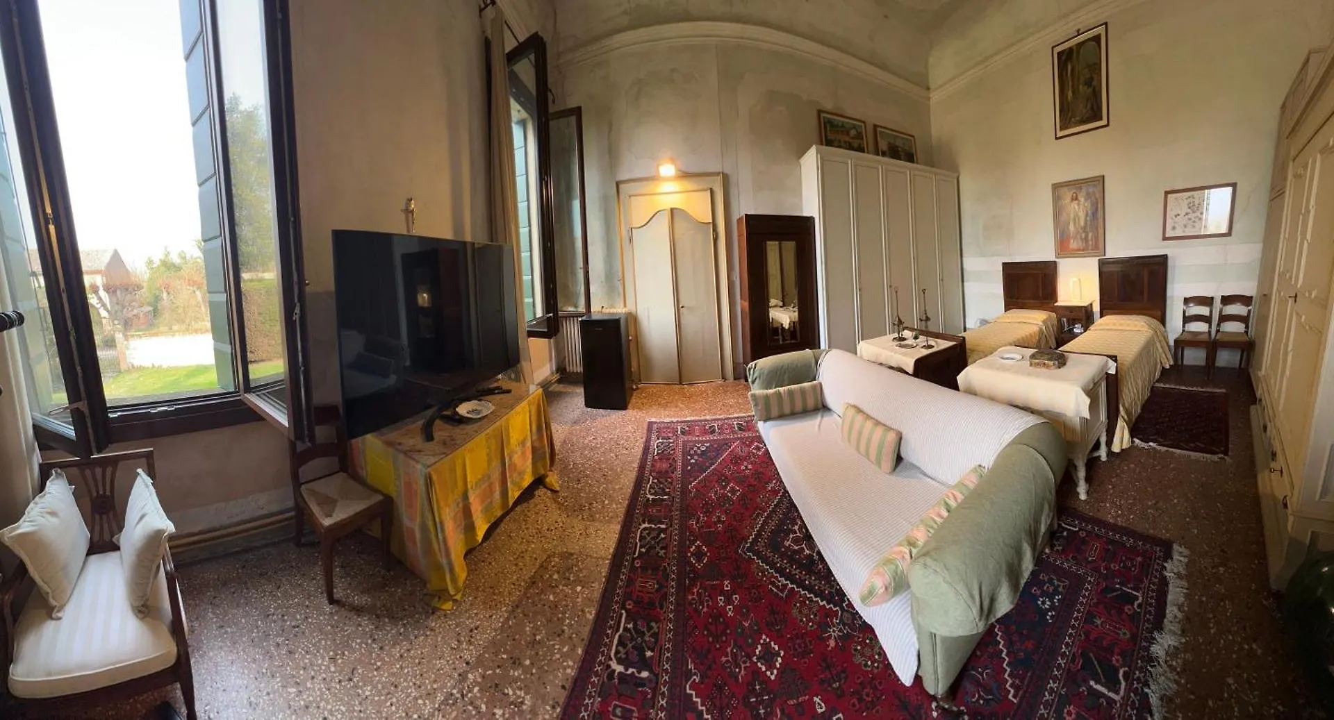 Villa Big Scuderia Country Mansion 5500Squarefeet à San Pietro Viminario 0*,