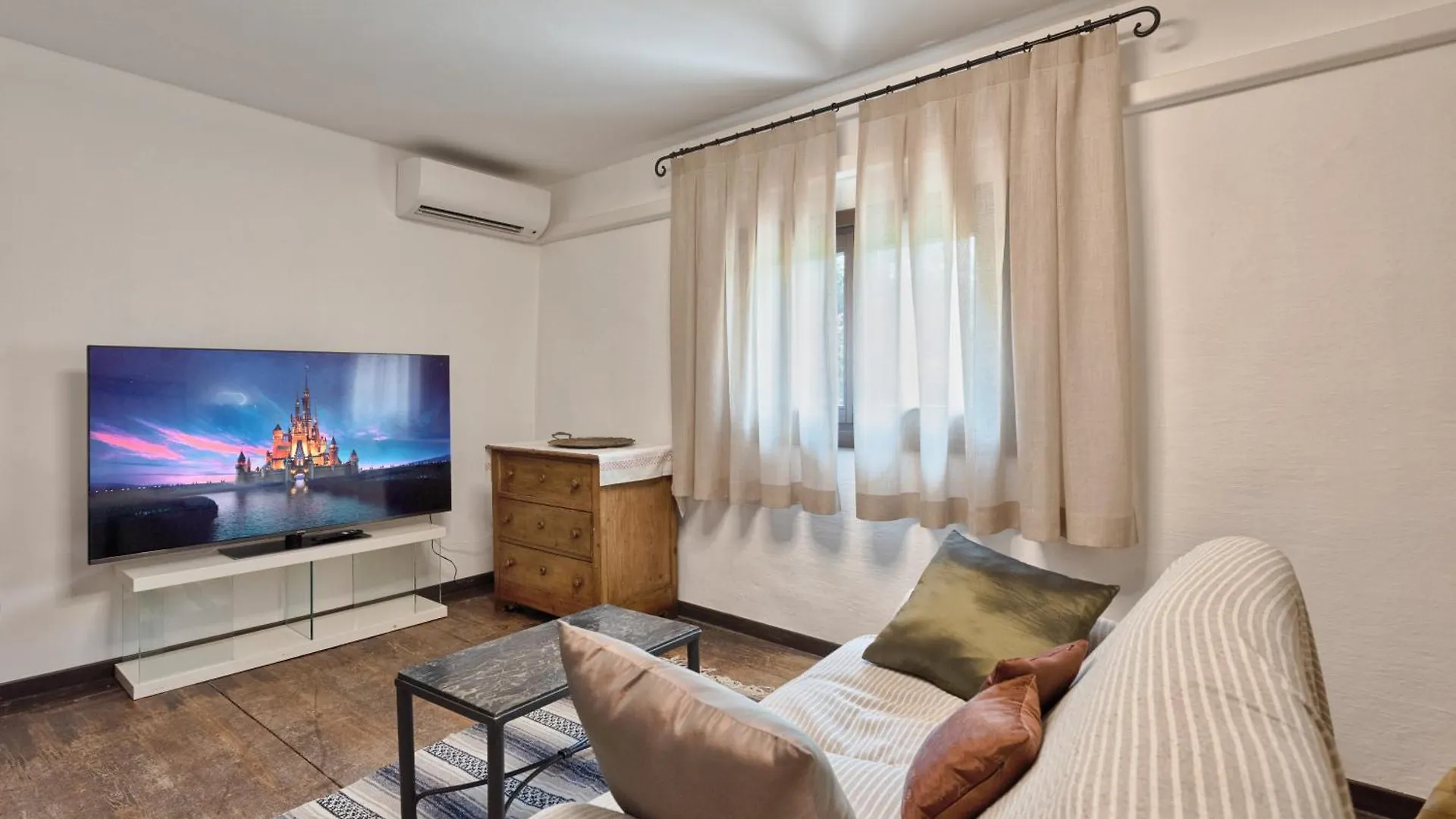 Villa Big Scuderia Country Mansion 5500Squarefeet San Pietro Viminario 0*,
