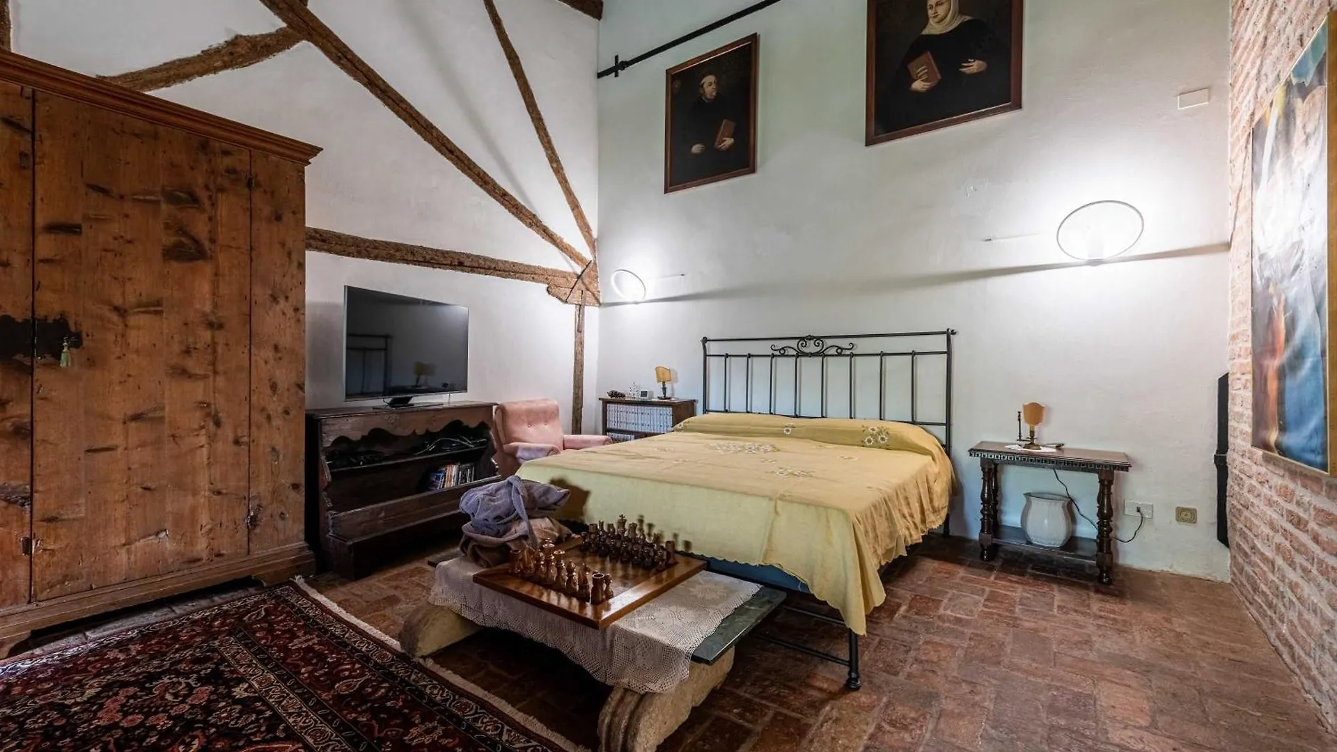 Big Scuderia Country Mansion 5500Squarefeet Villa San Pietro Viminario Italy