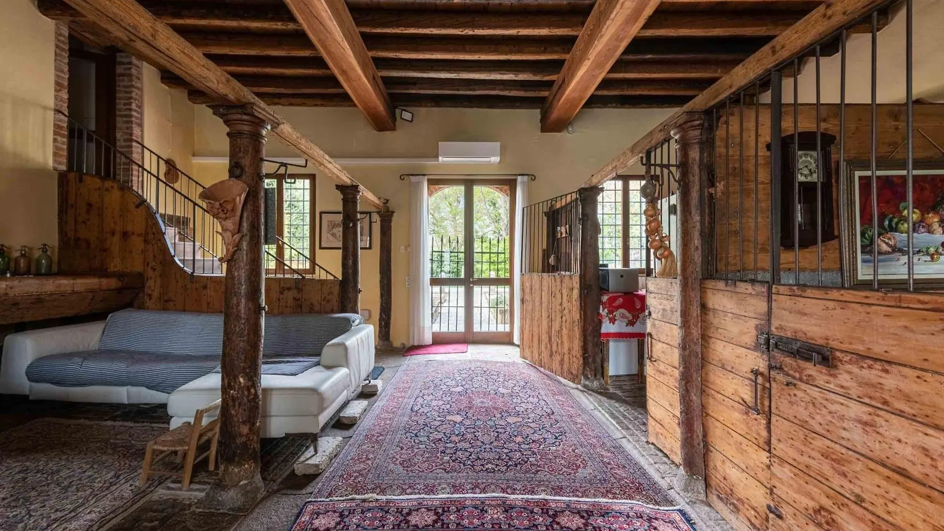 Big Scuderia Country Mansion 5500Squarefeet Villa San Pietro Viminario 0*,
