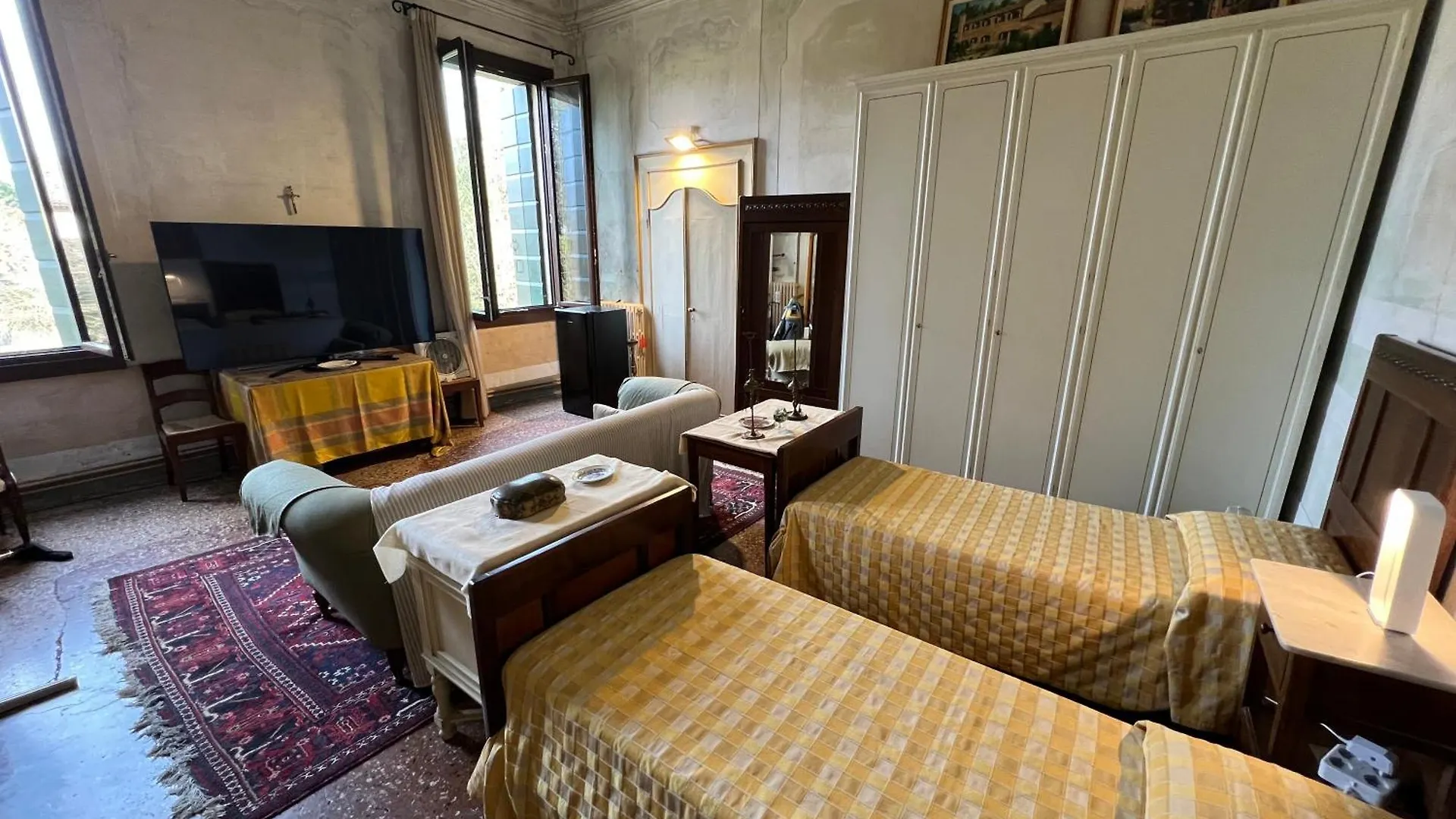 Big Scuderia Country Mansion 5500Squarefeet Villa San Pietro Viminario Italy